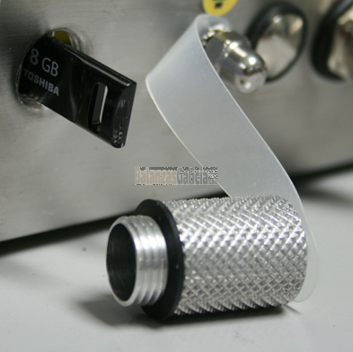 Puerto USB interno para almacenamiento pesadas en visor BG-0953